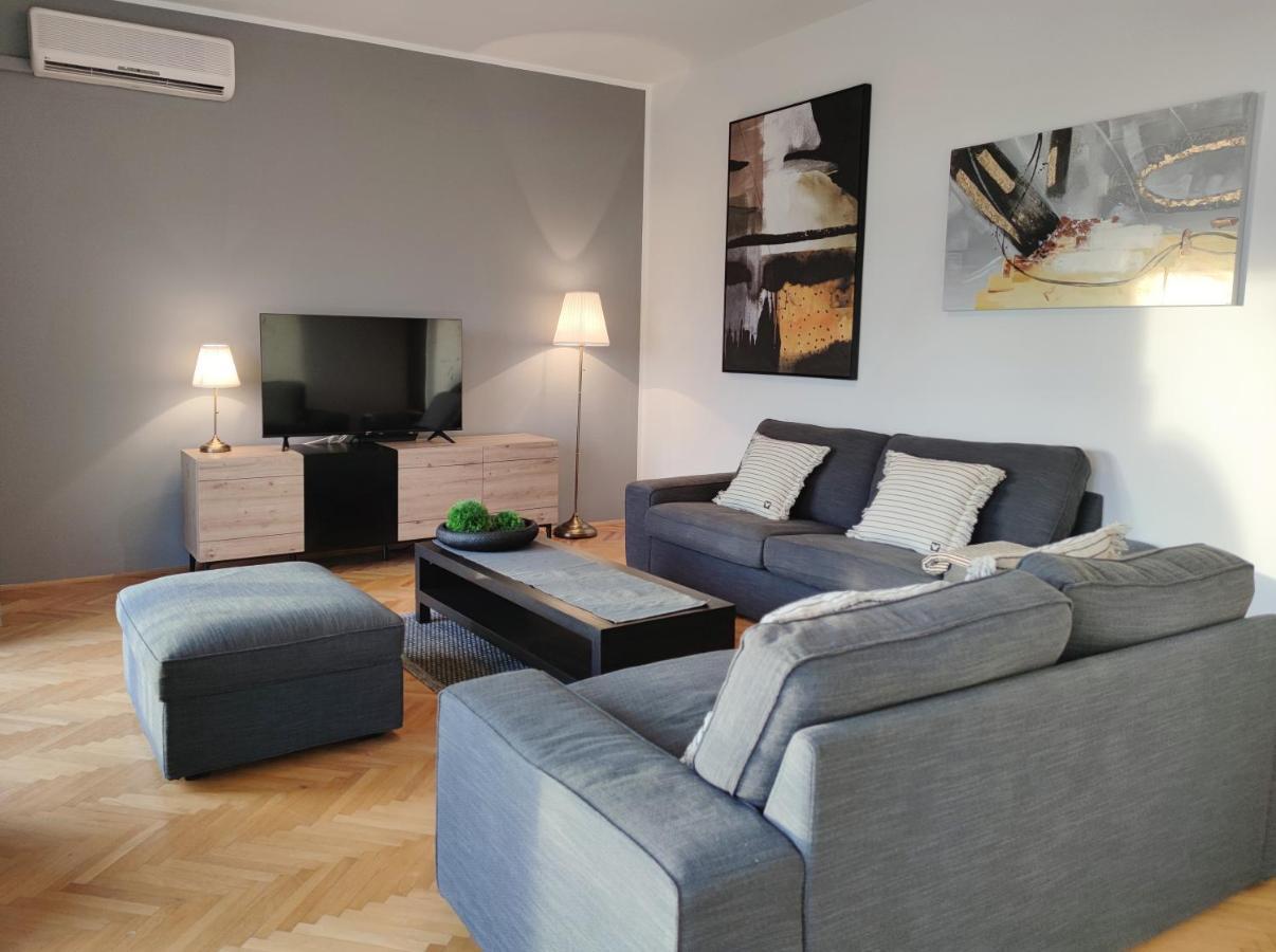 Valentino Apartment